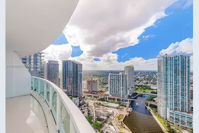 41 SE 5th St #2417, Miami, FL 33131 - Photo 4