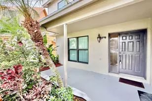 404 Sandtree Dr, Palm Beach Gardens, FL 33403 - Photo 2