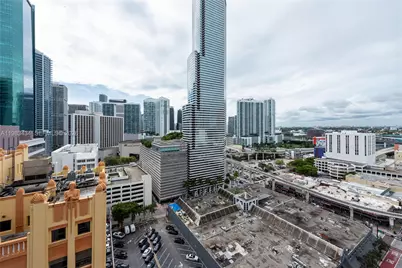 151 SE 1st St #1709, Miami, FL 33131 - Photo 14