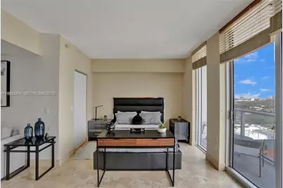 185 SW 7th St #1600, Miami, FL 33130 - Photo 8