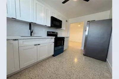 20 W 37th St, Hialeah, FL 33012 - Photo 12