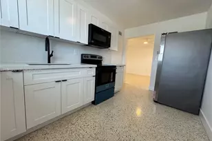 20 W 37th St, Hialeah, FL 33012 - Photo 12