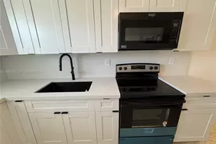 20 W 37th St, Hialeah, FL 33012 - Photo 12