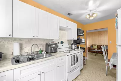 20 W 37th St, Hialeah, FL 33012 - Photo 40