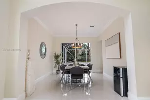 1646 Victoria Pointe Ln, Weston, FL 33327 - Photo 8