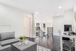 1646 Victoria Pointe Ln, Weston, FL 33327 - Photo 24