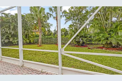 1646 Victoria Pointe Ln, Weston, FL 33327 - Photo 48