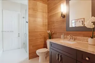 1646 Victoria Pointe Ln, Weston, FL 33327 - Photo 16