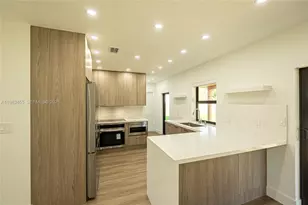 14515 Mahogany Ct, Miami Lakes, FL 33014 - Photo 8