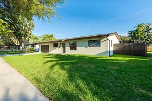 14515 Mahogany Ct, Miami Lakes, FL 33014 - Photo 6