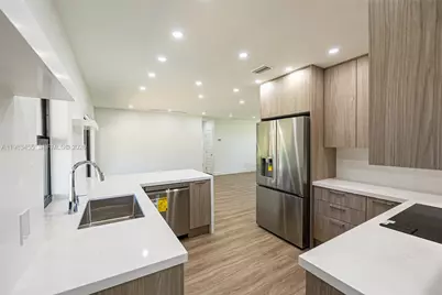 14515 Mahogany Ct, Miami Lakes, FL 33014 - Photo 10