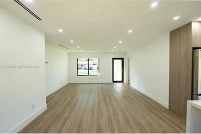14515 Mahogany Ct, Miami Lakes, FL 33014 - Photo 8