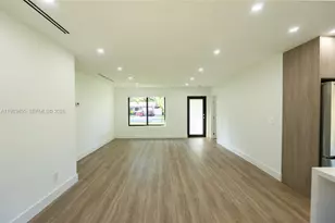 14515 Mahogany Ct, Miami Lakes, FL 33014 - Photo 8