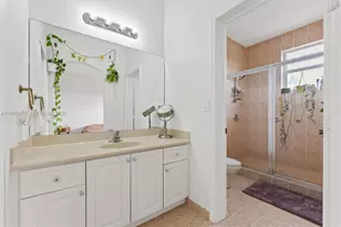 1086 SW 144th Ave, Pembroke Pines, FL 33027 - Photo 18