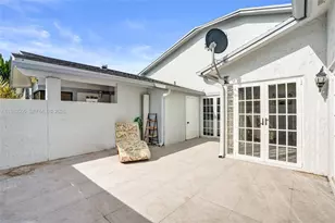 6405 SW 152nd Cir Pl, Miami, FL 33193 - Photo 20