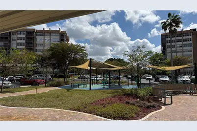 1200 Saint Charles Pl #420, Pembroke Pines, FL 33026 - Photo 24