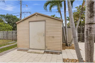 2485 NE 214th St, Miami, FL 33180 - Photo 48