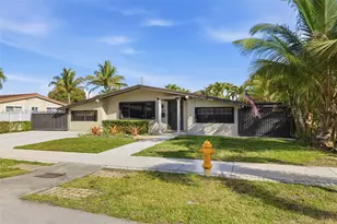 2485 NE 214th St, Miami, FL 33180 - Photo 12