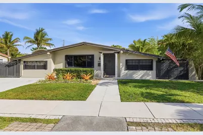 2485 NE 214th St, Miami, FL 33180 - Photo 10