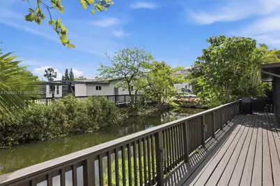 2485 NE 214th St, Miami, FL 33180 - Photo 44