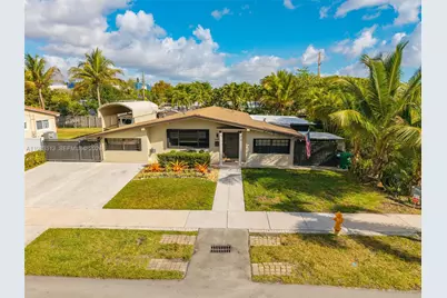 2485 NE 214th St, Miami, FL 33180 - Photo 2