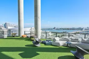 398 NE 5th St, Miami, FL 33132 - Photo 14