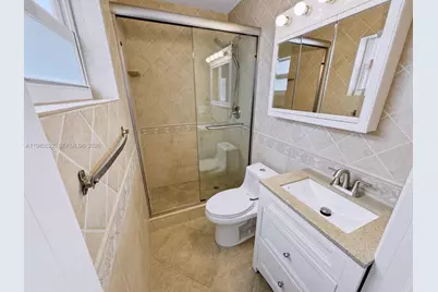 1772 NW 39th St, Oakland Park, FL 33309 - Photo 20
