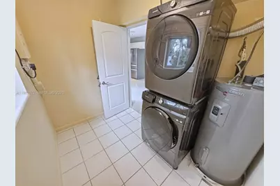 1772 NW 39th St, Oakland Park, FL 33309 - Photo 26