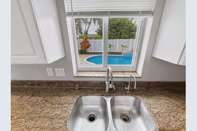 1772 NW 39th St, Oakland Park, FL 33309 - Photo 16