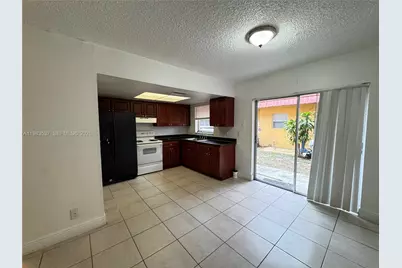 5329 NW 27th St #D3, Lauderhill, FL 33313 - Photo 2