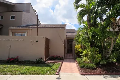 9165 Fontainebleau Blvd #4, Miami, FL 33172 - Photo 1