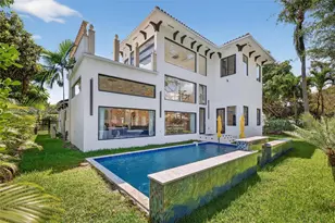 941 NE 119th St, Biscayne Park, FL 33161 - Photo 2