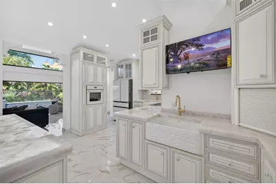 941 NE 119th St, Biscayne Park, FL 33161 - Photo 18