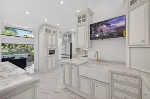 941 NE 119th St, Biscayne Park, FL 33161 - Photo 18