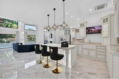 941 NE 119th St, Biscayne Park, FL 33161 - Photo 16