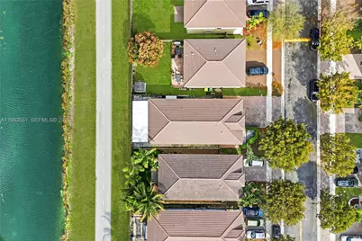 2381 NE 4th St, Homestead, FL 33033 - Photo 6