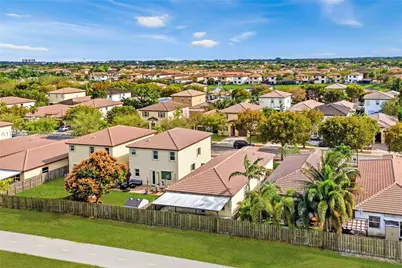 2381 NE 4th St, Homestead, FL 33033 - Photo 32