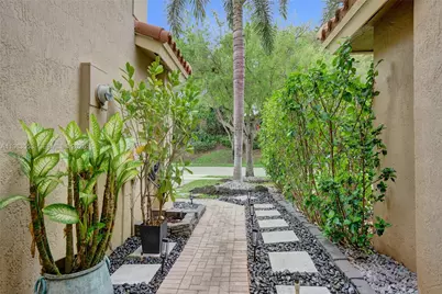 12513 NW 56th Dr, Coral Springs, FL 33076 - Photo 38