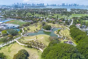 2463 Pine Tree Dr, Miami Beach, FL 33140 - Photo 30