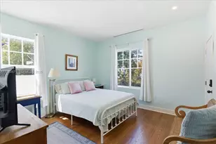 2463 Pine Tree Dr, Miami Beach, FL 33140 - Photo 24