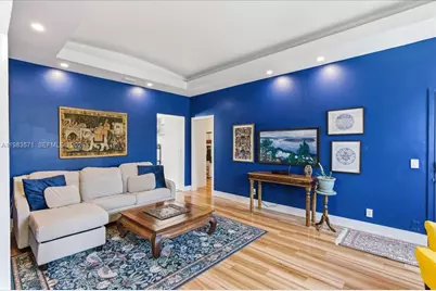 2463 Pine Tree Dr #PH, Miami Beach, FL 33140 - Photo 14