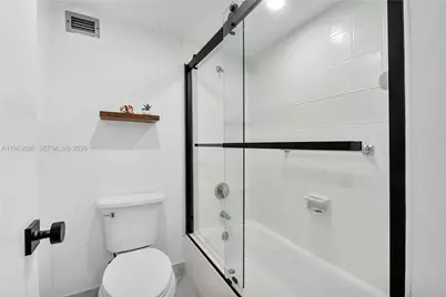6039 Collins Ave #934, Miami Beach, FL 33140 - Photo 18