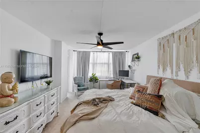 6039 Collins Ave #934, Miami Beach, FL 33140 - Photo 16