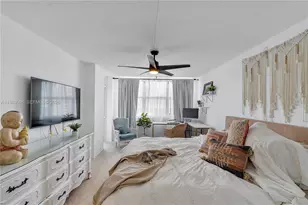 6039 Collins Ave, Miami Beach, FL 33140 - Photo 16