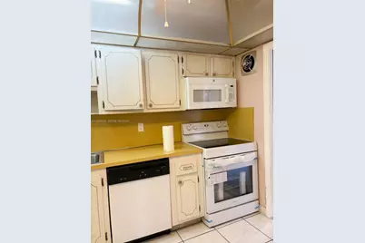 410 SE 2nd St #102, Hallandale Beach, FL 33009 - Photo 4