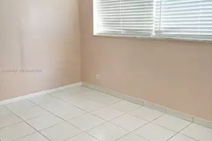 410 SE 2nd St, Hallandale Beach, FL 33009 - Photo 6