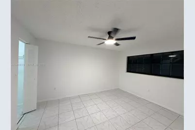 927 NE 199th St #206, Miami, FL 33179 - Photo 4