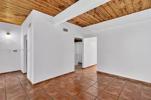 10406 SW 76th St, Miami, FL 33173 - Photo 12