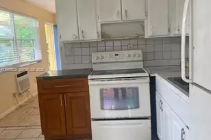 1990 NE 168th St, North Miami Beach, FL 33162 - Photo 4