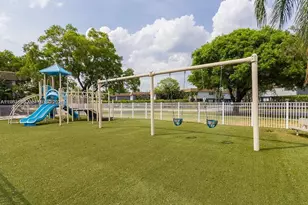 4803 NW 9th Dr, Plantation, FL 33317 - Photo 32